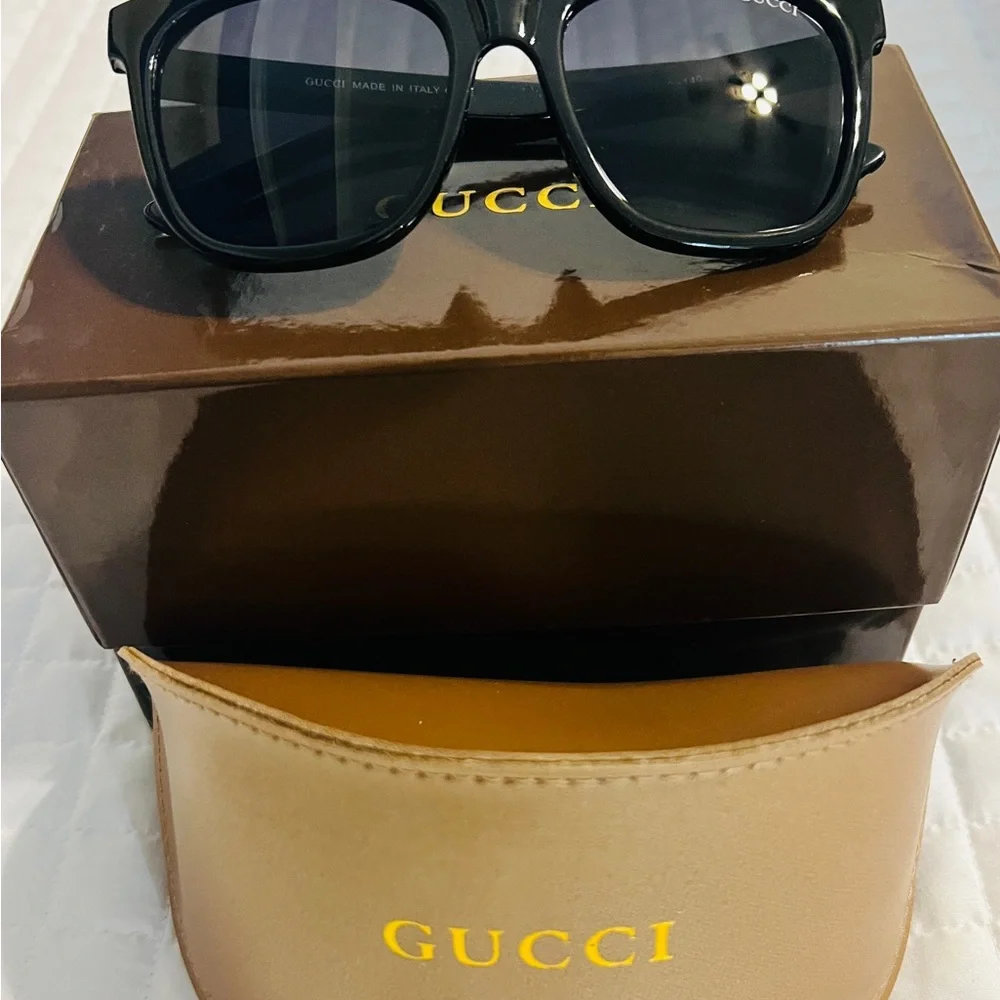 Gucci Black Square Sunglasses - Picture 5 of 5